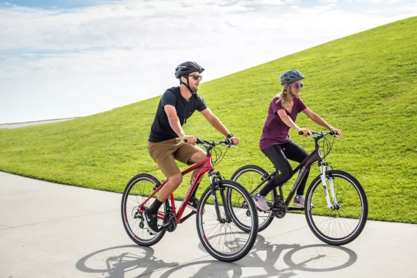 Schwinn Men's GTX 3 Hybrid Bike - Image 2